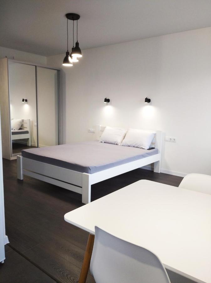 White Apartment Poltawa Exterior foto