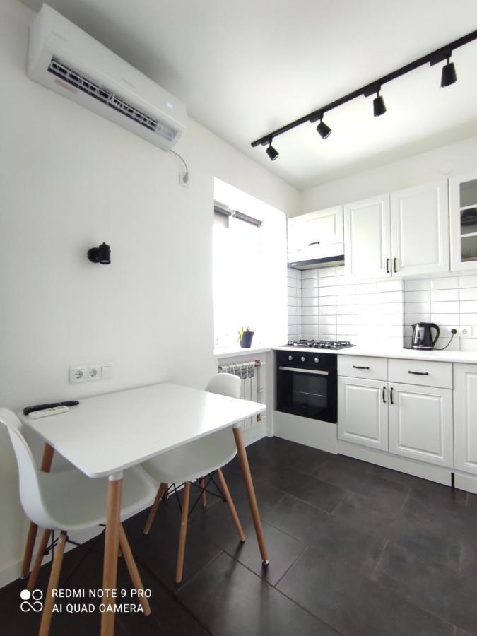 White Apartment Poltawa Exterior foto